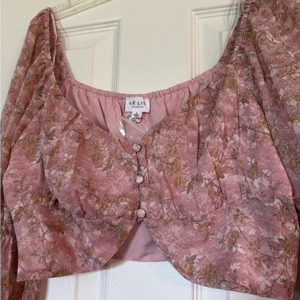 NWT Le Lis Women’s Crop Top Long Sleeve Floral Pink Top Size Large - Picture 2 of 9